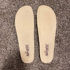 BNWOT Alegria replaceable insole (Size 40)